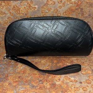 OAKLEY- Brand New genuine leather, sunglasses case with wrist strap and zipper